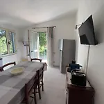 Putzurile House *